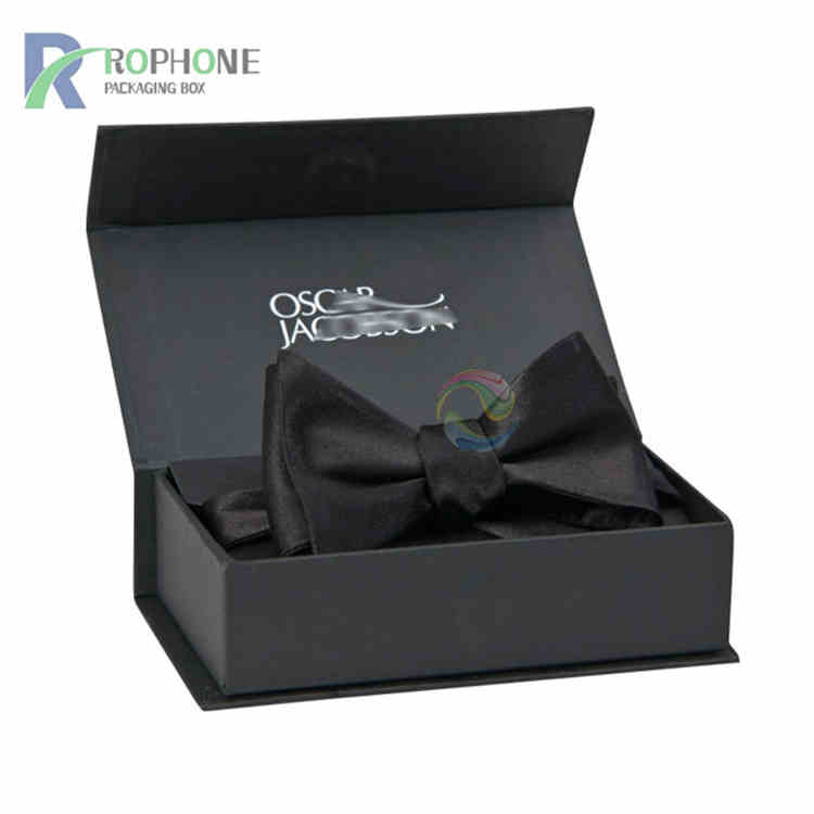 confezione di scatole per papillon